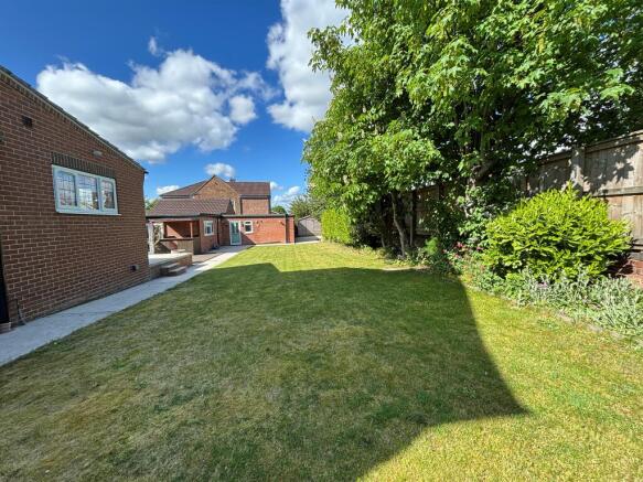 7 bed Detached for sale Image 4
