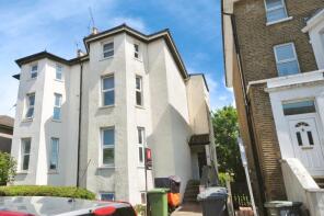 Flat 3, 111, Gilmore Road, Hither Green, London SE13 5AB