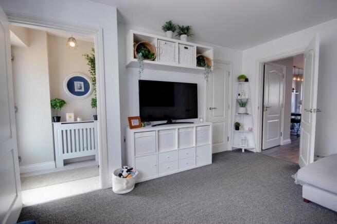 3 bed Terraced for sale Image 8