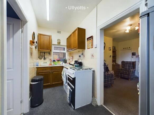 4 bed Semi-Detached for sale Image 8