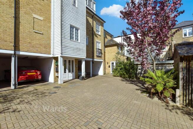 Driveway/Parking