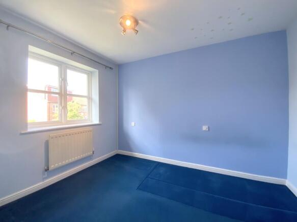 3 bed Semi-Detached to rent Image 11