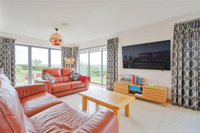 4 bed Detached for sale Image 7