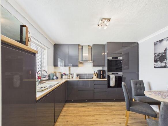 kitchen/breakfast room