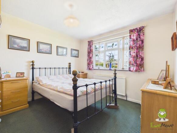 EweMove Estate Agents Basingstoke - Brackley Way