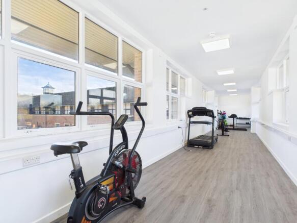 CAM01909G0-PR0425-STILL005