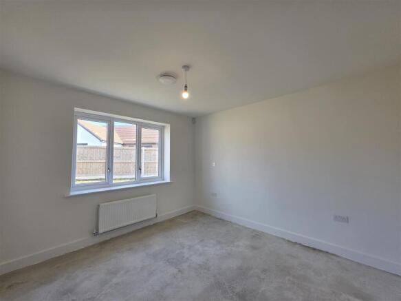 2 bed Semi-Detached Bungalow for sale Image 8