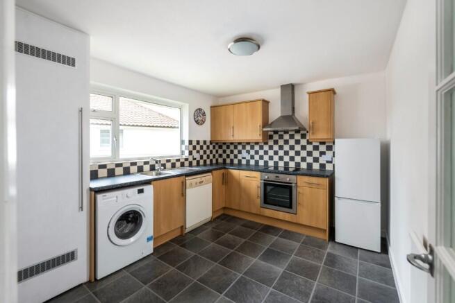 Victoria Road, Horley, Surrey, RH6 photo 4