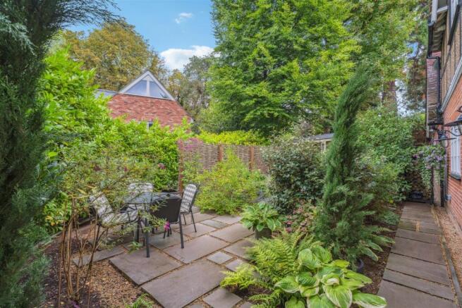 The Clock House, Watling Street, Little Brickhill - View 4