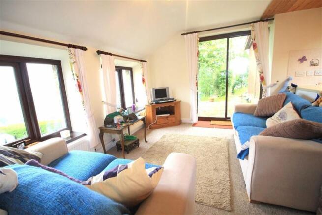 Adjoining lounge area