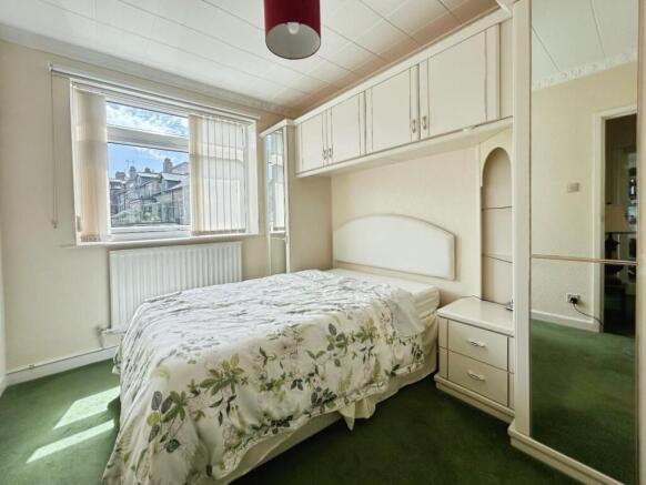 2 bed Apartment for sale Image 4