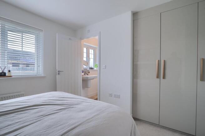 3 bed Semi-Detached for sale Image 10