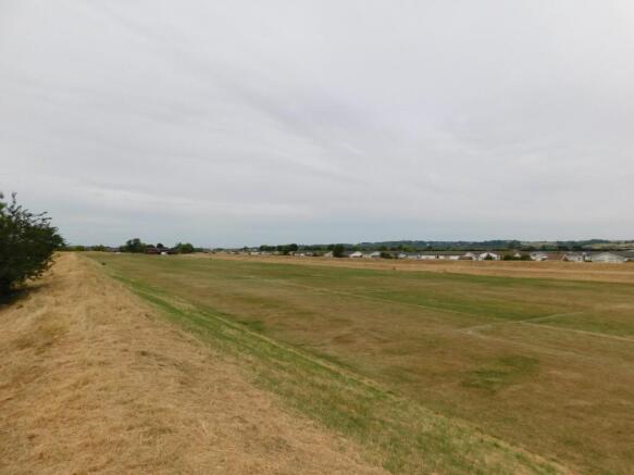 Smallgains Fields