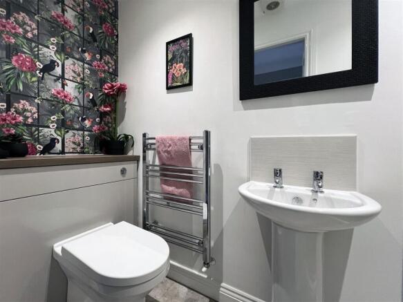 4 bed Town House for sale Image 10