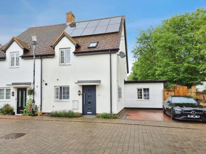 Pine Walk, Silsoe, Bedfordshire, MK45