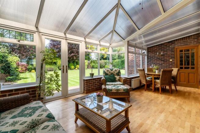 4 bed Detached for sale Image 4