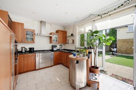 Melliss Avenue,
Kew Riverside, TW9