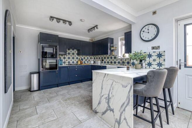 Kitchen/Dining...