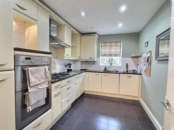 Millstone Court, Stone photo 3