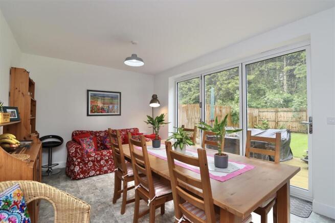 4 bed Detached for sale Image 8