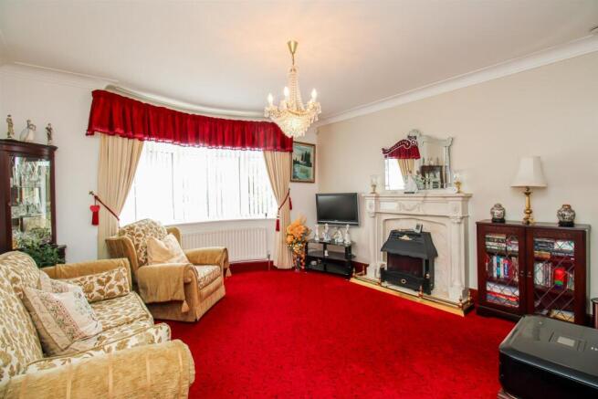 4 bed Detached Bungalow for sale Image 11