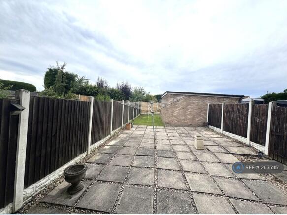 2 bed Maisonette to rent Image 8