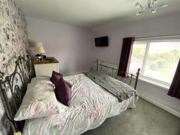 Bedroom no.1 rear double:
