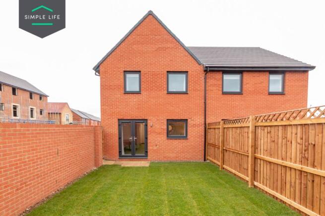 3 bed Semi-Detached to rent Image 10