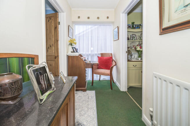 _Z630295-Edit cop...