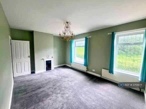 3 bed Semi-Detached to rent Image 10