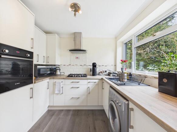 Fairbanks, Haywards Heath, RH16 photo 4