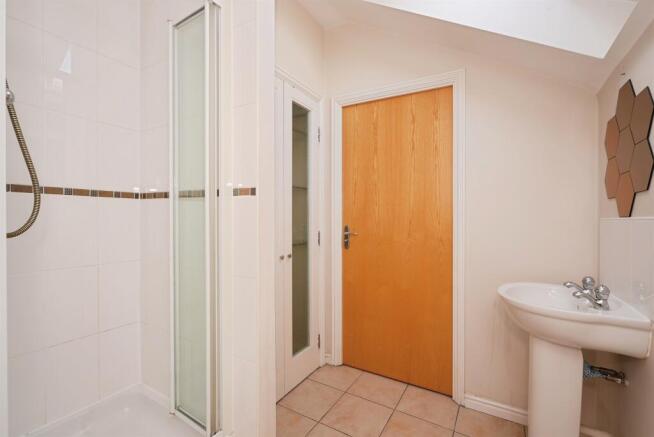 2 bed Flat for sale Image 10