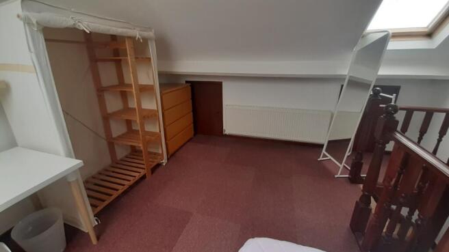 No 8 80 Dogf - Loft bedroom 3