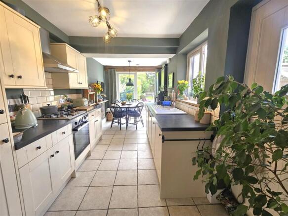 Kitchen Breakfast Room 2.jpg