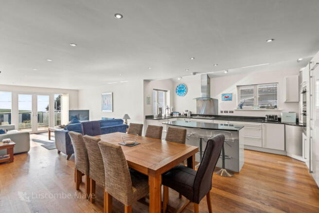 Ocean Court, Devon Road photo 4