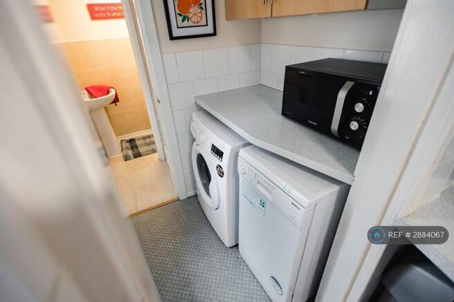1 bed House Share to rent Image 10