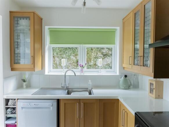 Kitchen (2).jpg
