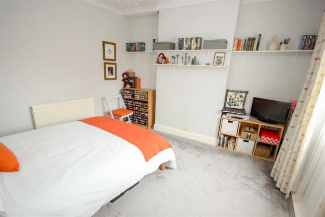 Bedroom 2a.jpg
