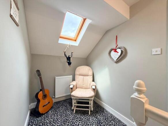 3 bed Semi-Detached for sale Image 10