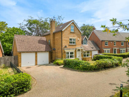 Whitebeam Close, Weston Turville