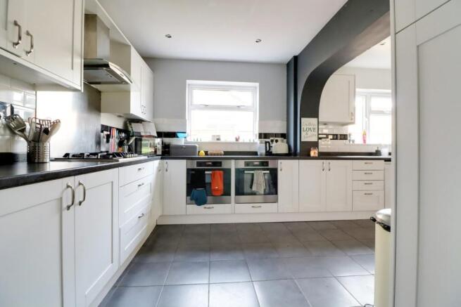 KITCHEN..jpg