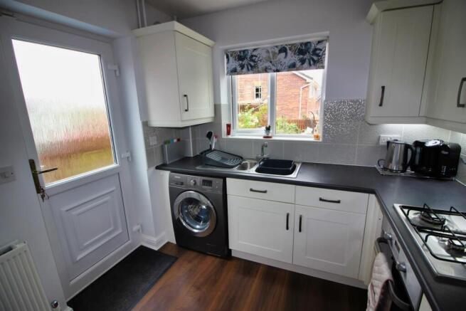 6 - kitchen.jpg
