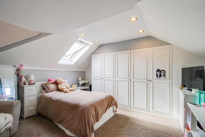 2 bed Semi-Detached Bungalow for sale Image 10
