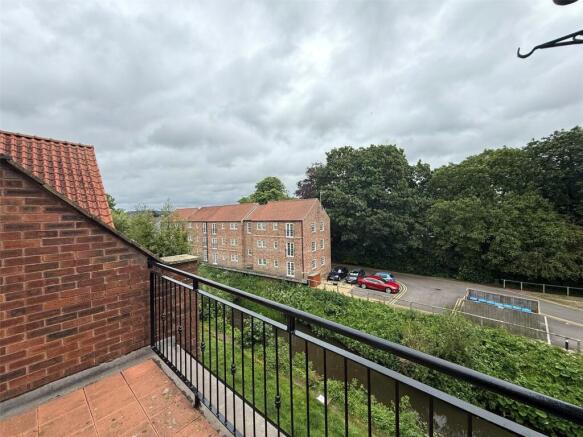 2 bed Apartment for sale Image 7