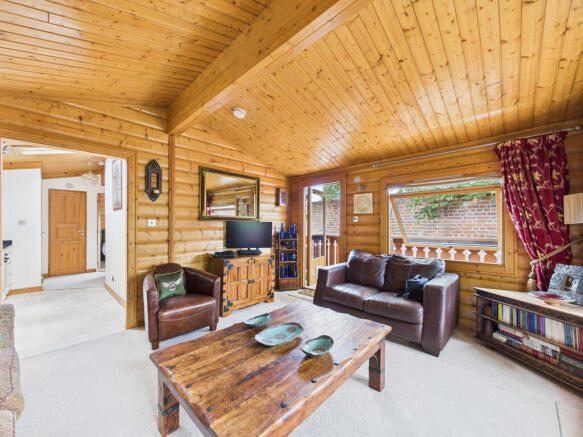 CAM01354G0-PR0530-STILL002