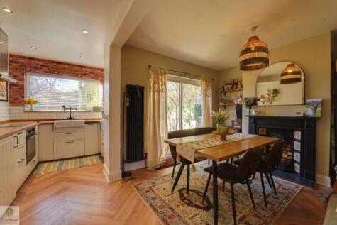 Tixall Road, Stafford, Staffordshire, ST16