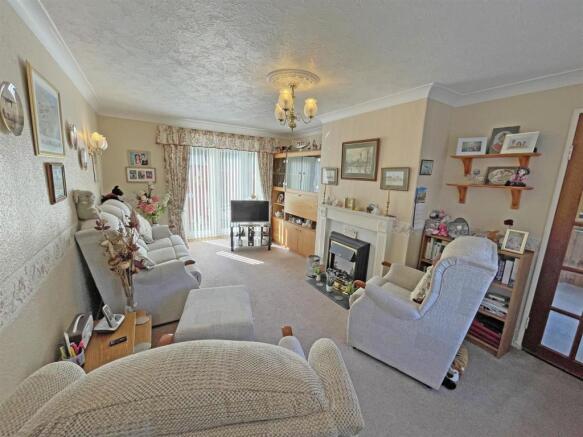 Budshead road 143 lounge for front page.jpg