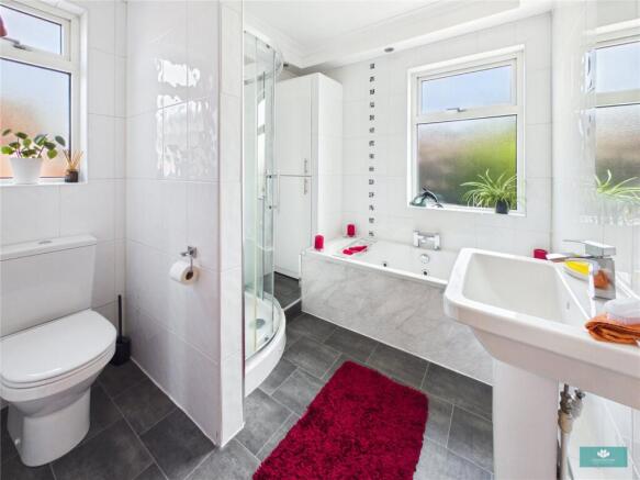 4 bed Semi-Detached for sale Image 5