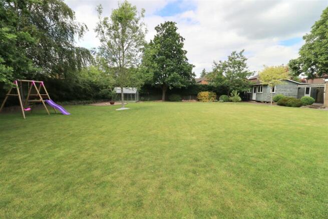 3 bed Detached for sale Image 8
