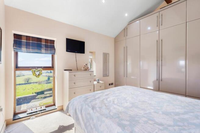 3 bed Barn Conversion for sale Image 10